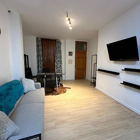 Appartamento Downtown Valenza Esterno foto