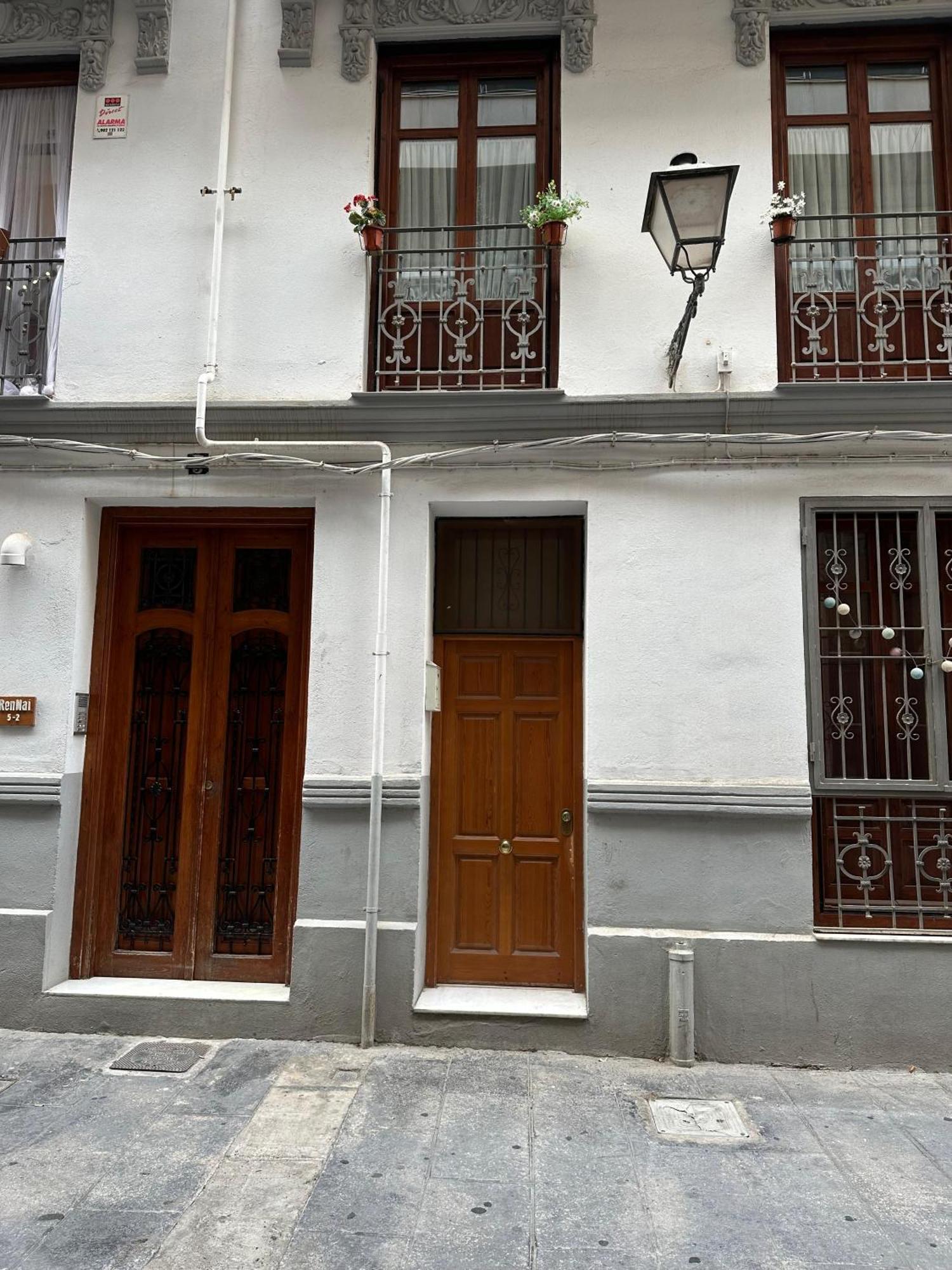 Appartamento Downtown Valenza Esterno foto